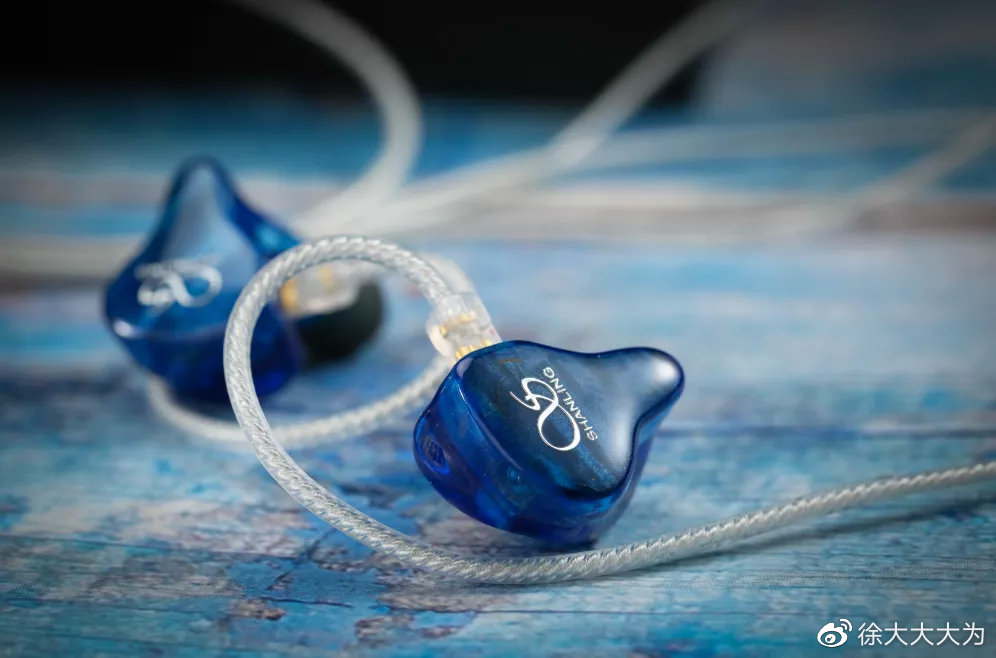 煥開箱丨新三年舊三年，山靈三動鐵AE3開箱簡評